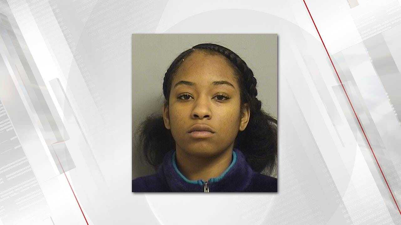 Police: Woman Steels Jeep With Toddler Inside At Tulsa Store