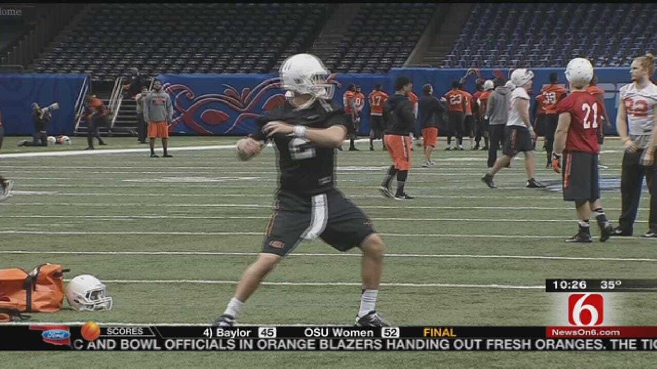 Gundy Says Both QBs Could Be Used At Their Disposal