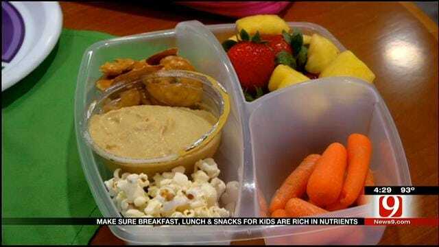 Medical Minute: Tips For Packing Healthy School Lunches