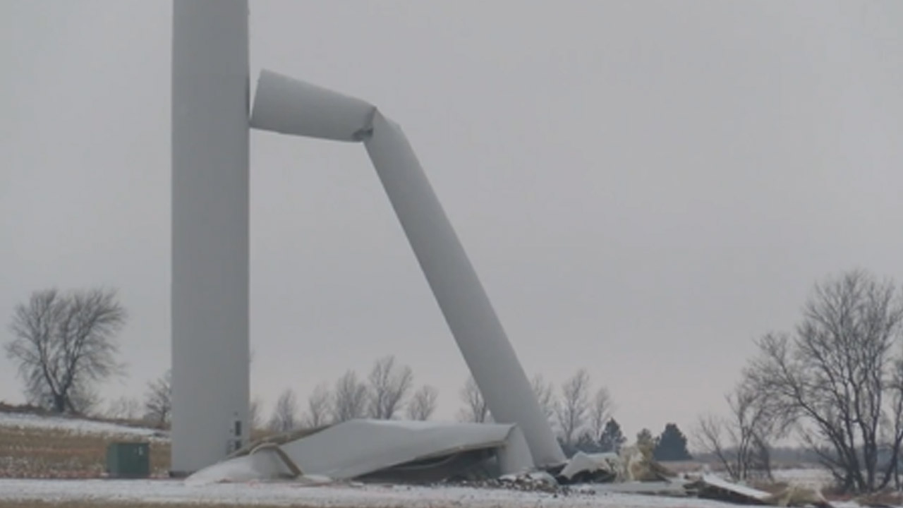 Wind Turbine, Blades Collapse Onto Southern Wisconsin Field