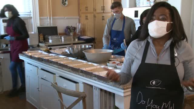 'The Lasagna Lady' Serves 1000 Meals To People In Need