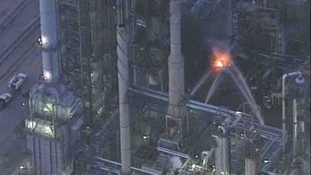 SkyNews6: West Tulsa Refinery Fire Video