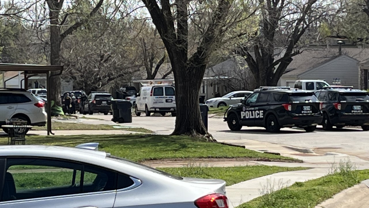1 Person In Custody After Allegedly Barricading Themselves Inside Home With Dead Body 