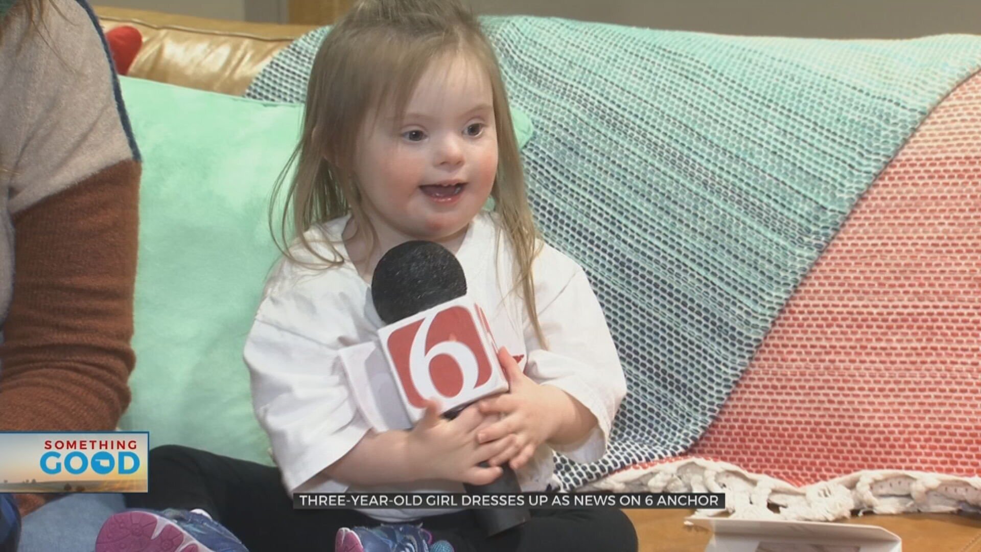 3-Year-Old Girl Joyfully Steals The Show Dressed As News On 6 Anchor 