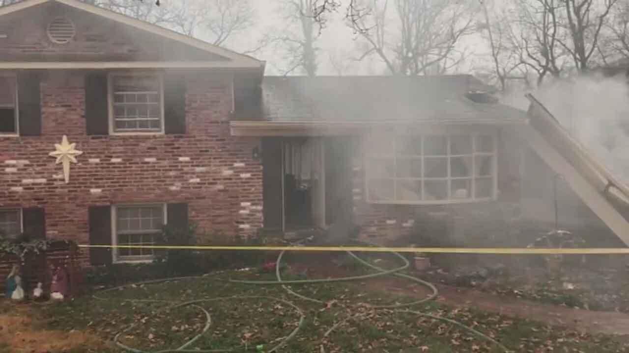 Official: 1 Dead From Plane Crash In Maryland Neighborhood