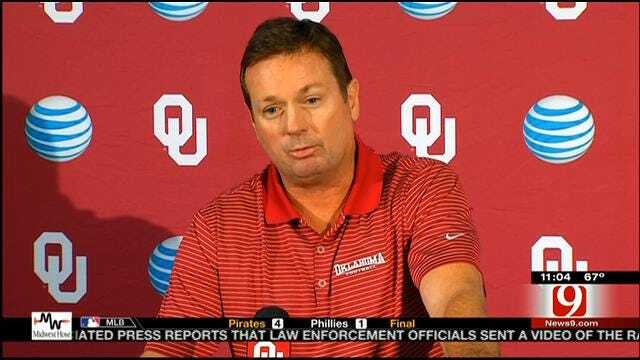 OU's Stoops Empathizes With Tennessee's Rebuilding Mode