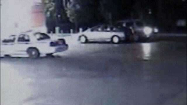 Tulsa Police Look For QuikTrip Car Burglar