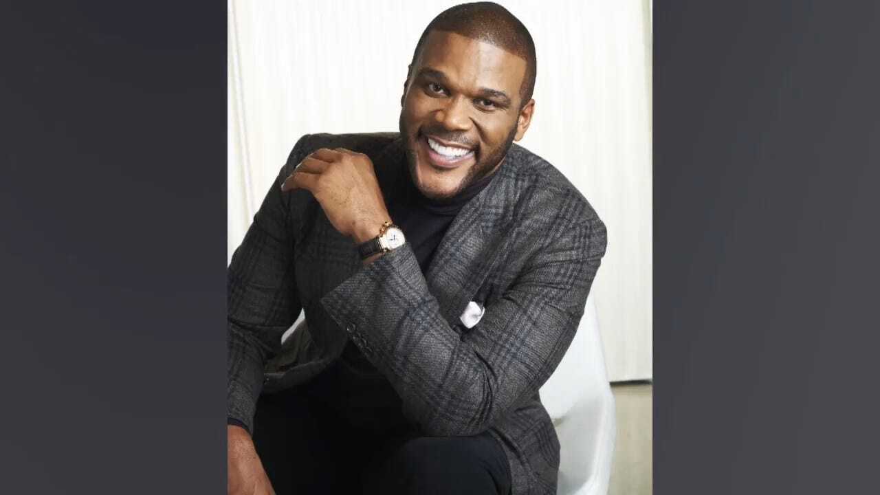 Tyler Perry Pays Grocery Bills For Elderly & High-Risk Shoppers At 73 Stores