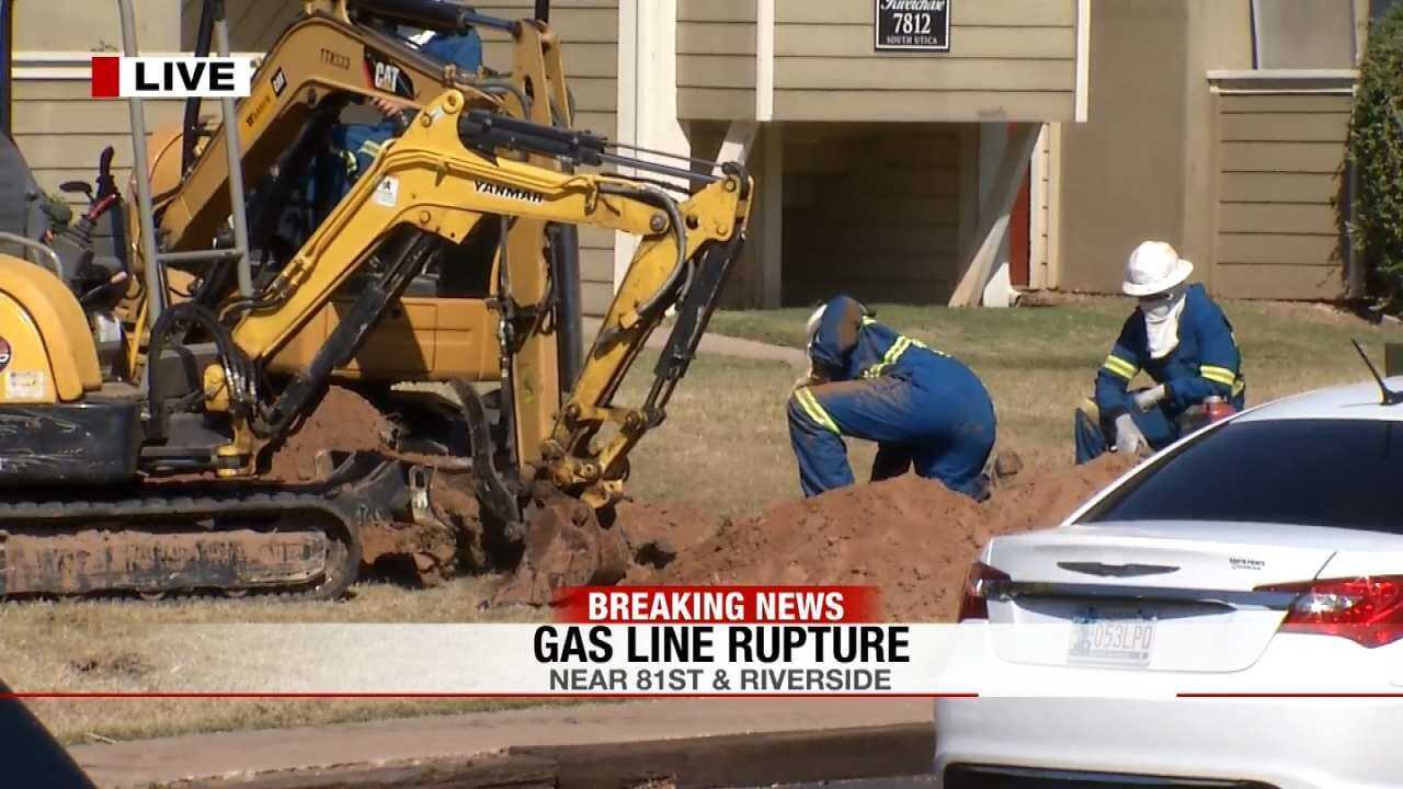 Apartments Evacuated After Workers Cut Tulsa Gas Line