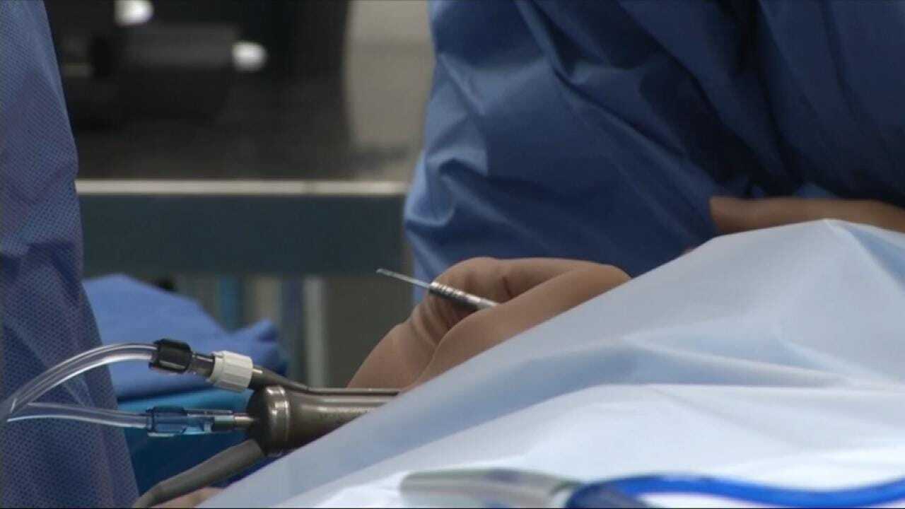 Medical Minute: Oklahoma Hospital Combines Eye Surgeries