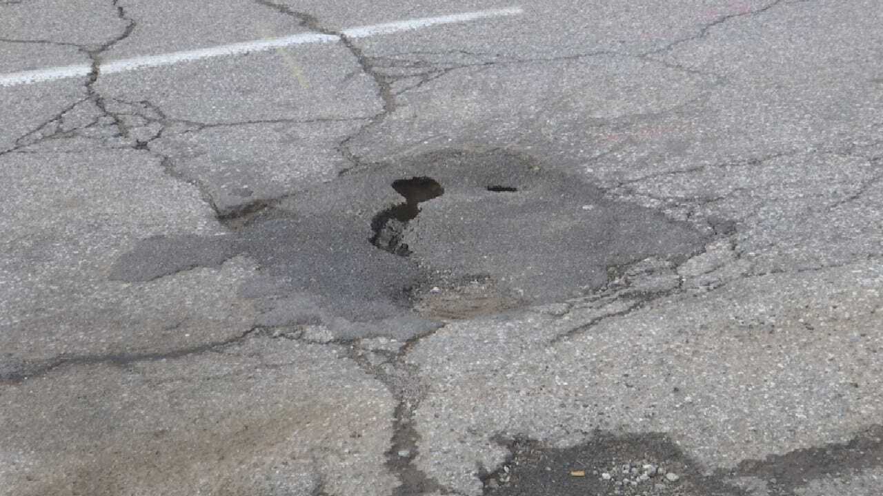 National Report Claims Some Oklahoma Roads Are The Worst In The U.S.